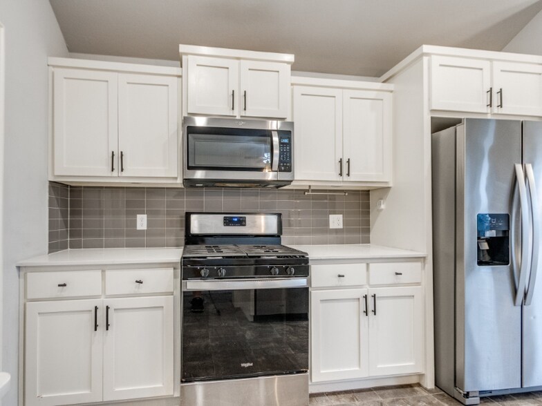 Building Photo - 705 Blue Fish Rd