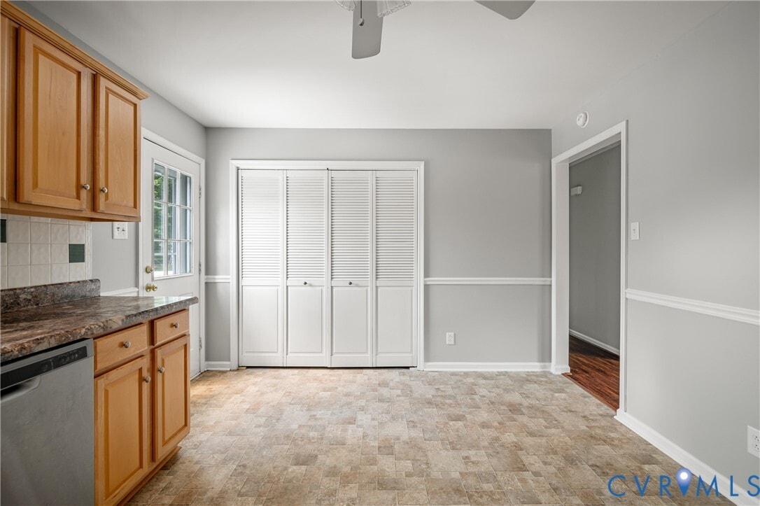 Building Photo - 5712 Sara Kay Dr