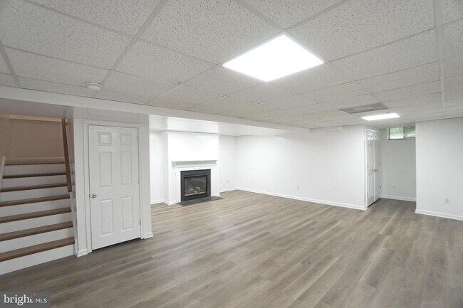 Building Photo - 75 Chadwick Cir