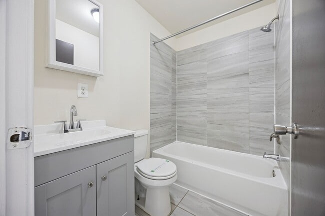 Building Photo - 5518 Pemberton St