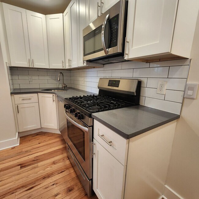 Building Photo - Fully renovated 2bedroom in brewerytown