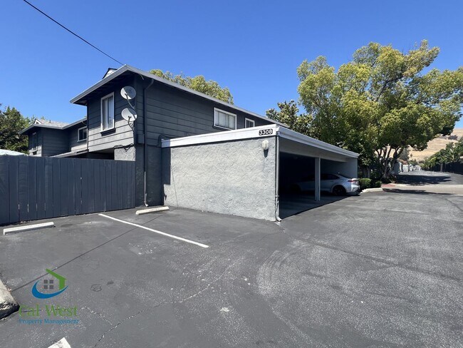 Building Photo - $2995 - Berryessa 2 Br/1.5 Ba Condo in Great Location