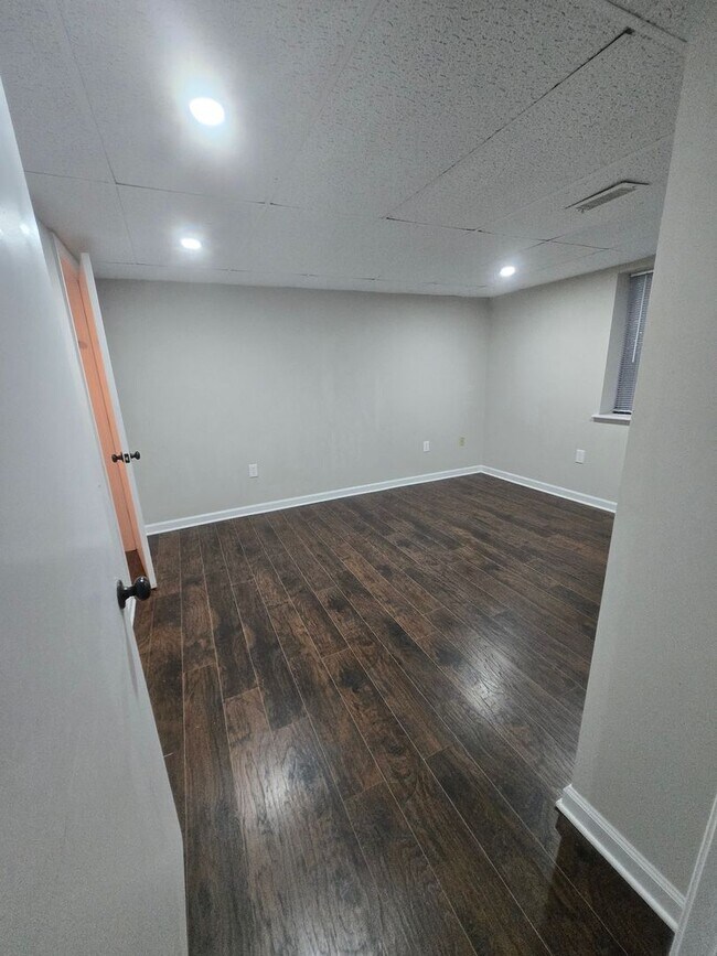 Building Photo - 1569 Colony Park Dr