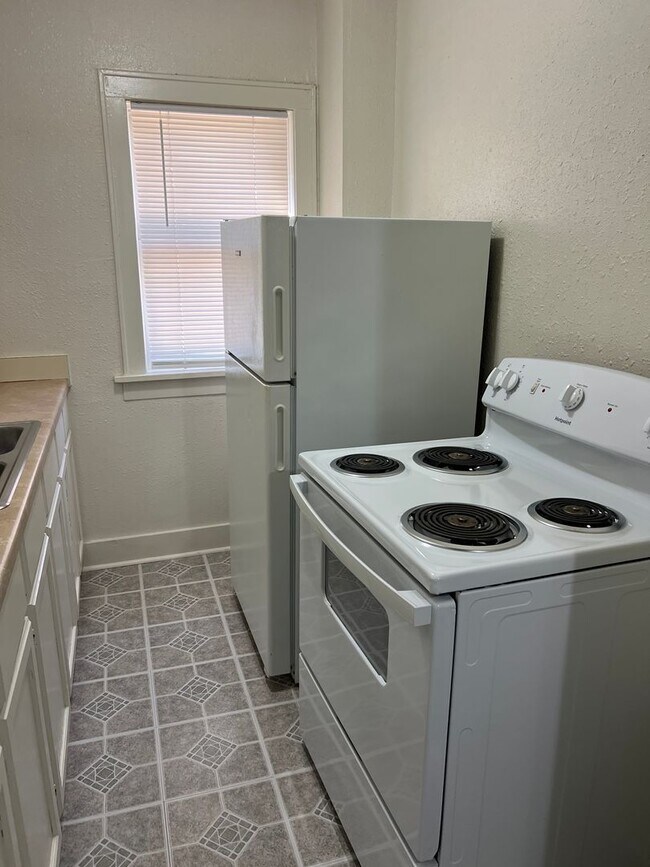 Building Photo - 1 Bed in Paseo District. $100 Move In  Dis...