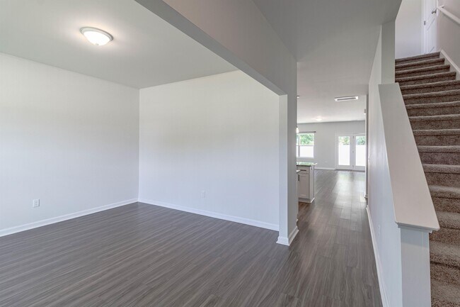 Building Photo - 147 Enclave Wy