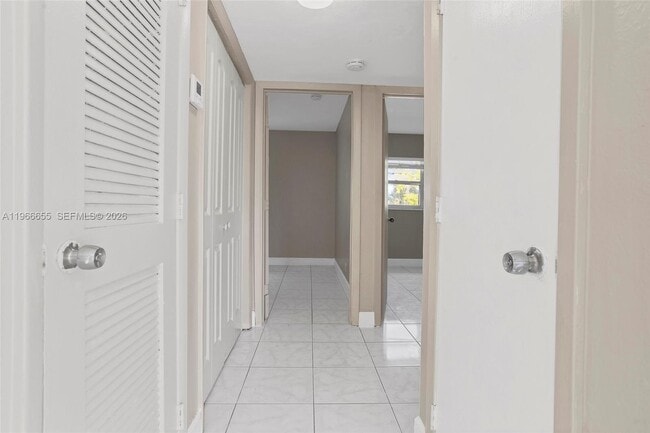 Building Photo - 1333 S Dixie Hwy