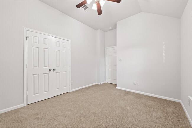 Building Photo - 8858 Distant Woods Dr