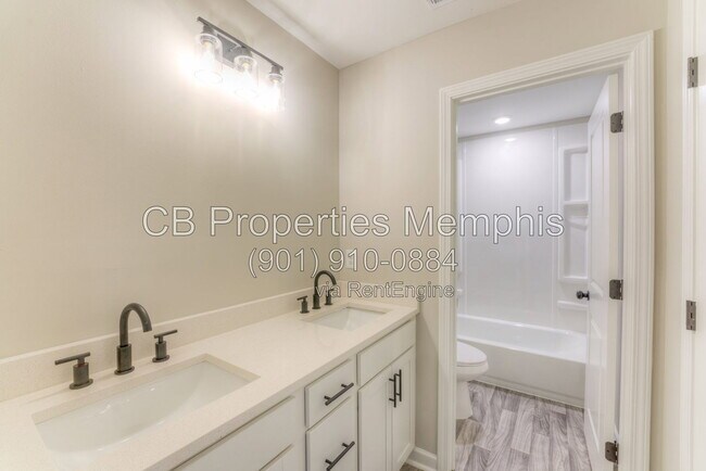 Building Photo - 652 Ayers St