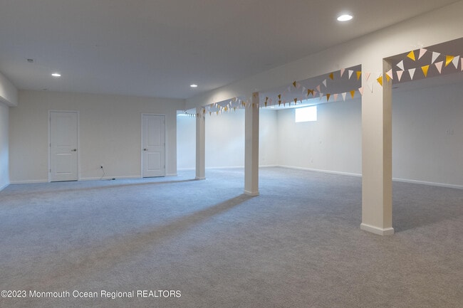 Building Photo - 9 Friendship Lane