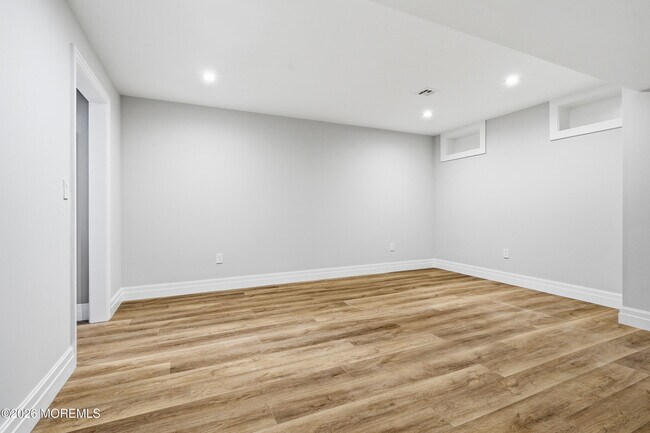 Building Photo - 84 Cooper Ave