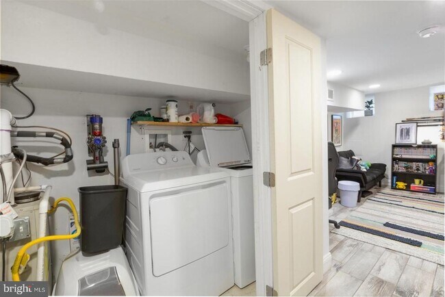 Building Photo - 2322 Wilder St