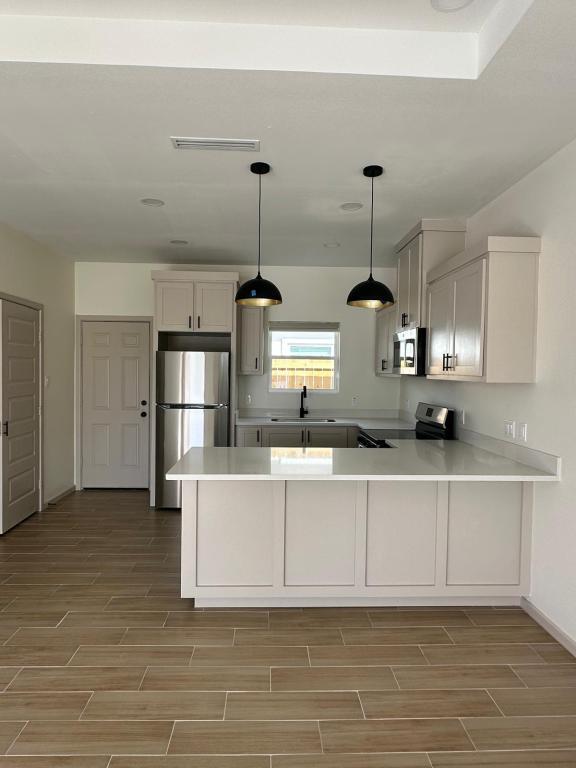 Building Photo - 2100 E San Andrea St