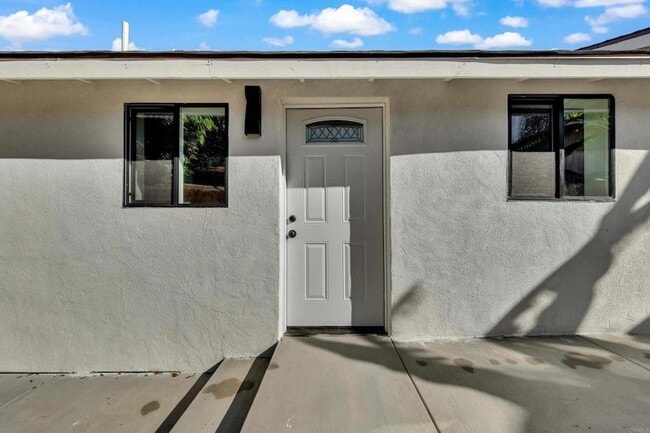 Building Photo - 4312 Winona Ave