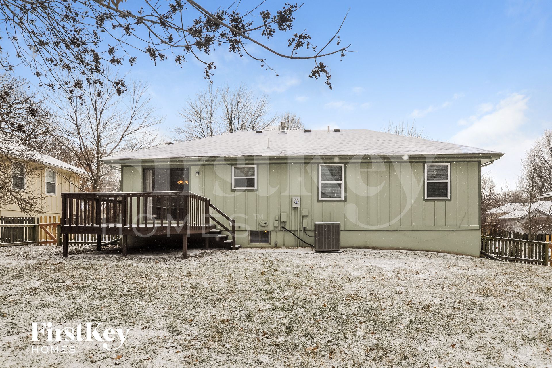 Building Photo - 2116 NE Cromwell St