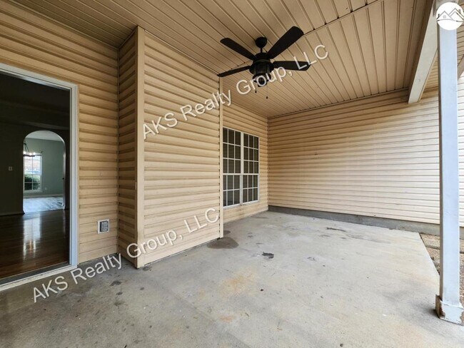 Building Photo - 617 Parkside Cir