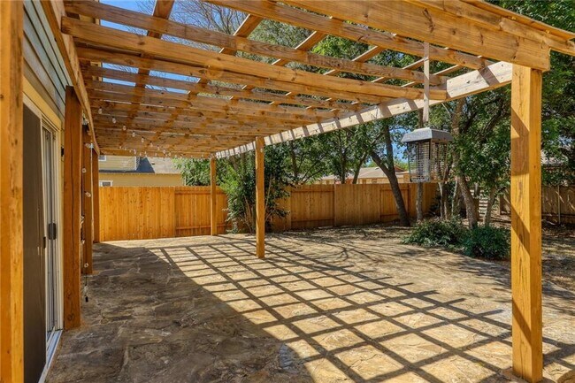 Building Photo - 2125 Amur Dr