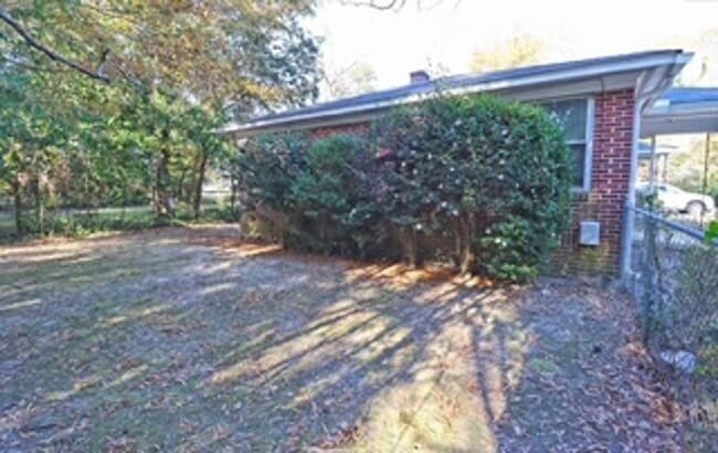 Building Photo - Cozy 2-Bedroom Duplex in Southeast Columbia – Brandon Acres!