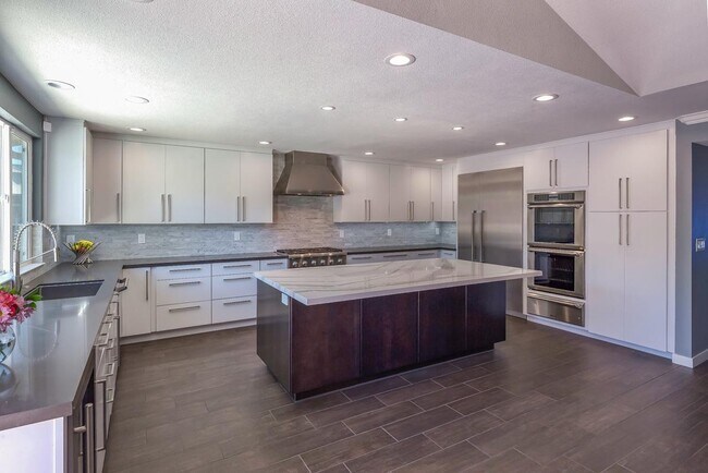 Building Photo - 5084 Willow Est