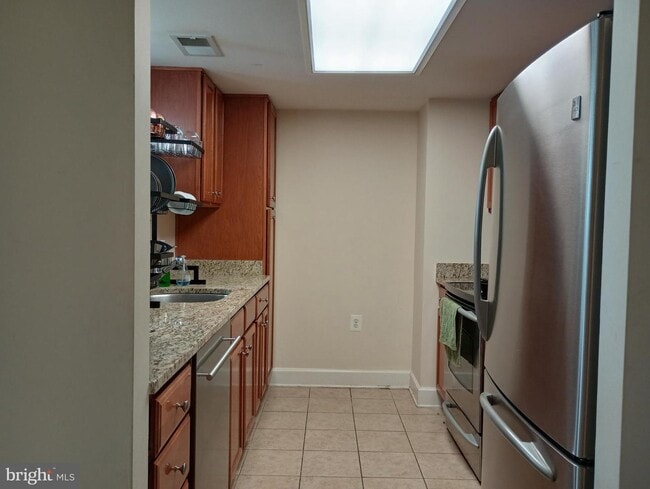 Building Photo - 11800 Sunset Hills Rd