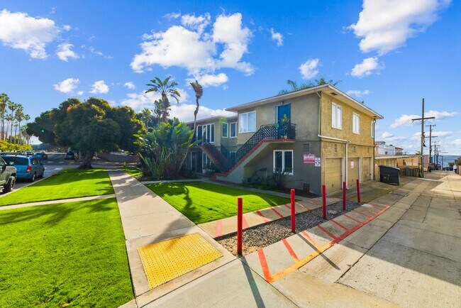 Building Photo - 2BR Coastal La Jolla Apartment | Steps to Windansea Beach