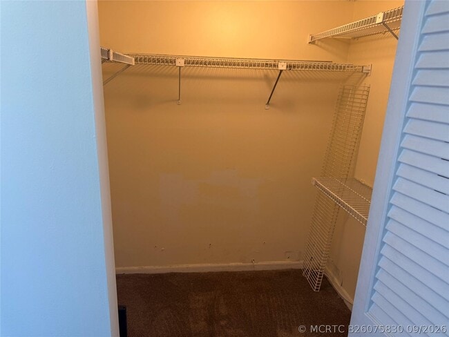Building Photo - 2860 Somerset Dr