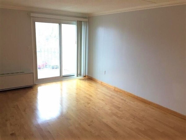 Building Photo - 200 Cove Way