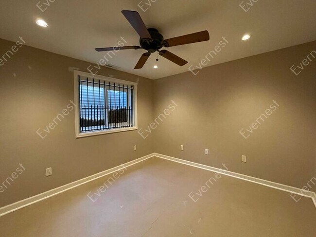Building Photo - 18347 E Nassau Dr