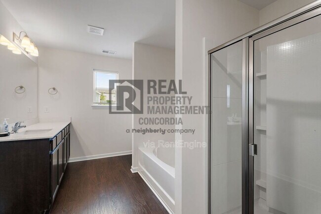 Building Photo - 317 Sportsman Dr