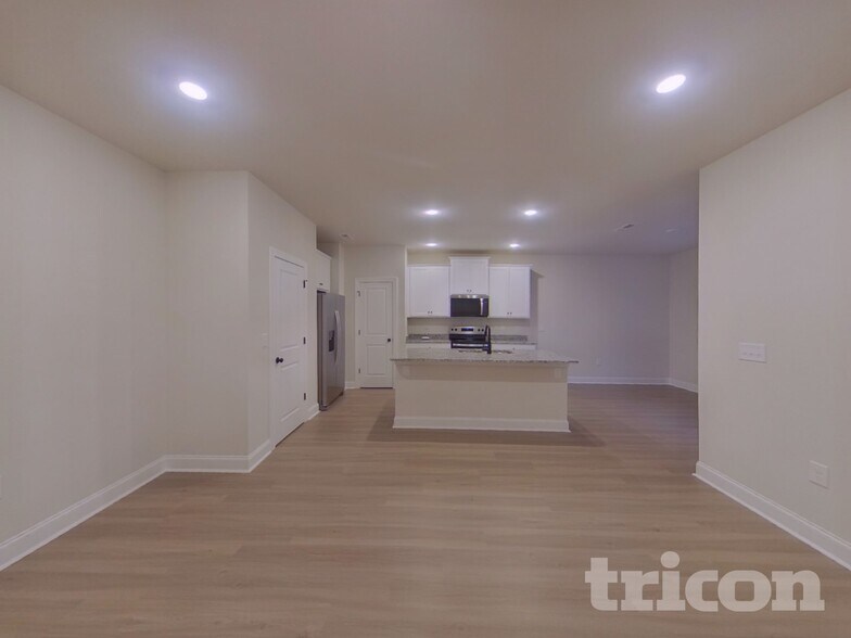 Building Photo - 7105 Jerimoth Dr