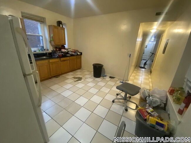 Building Photo - 1460 Tremont St