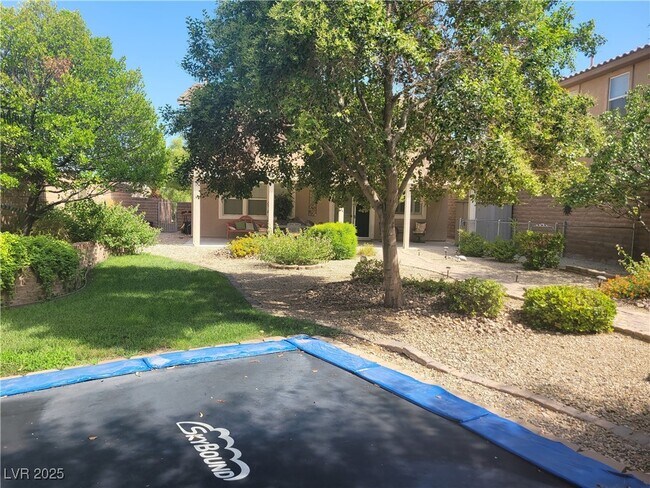 Building Photo - 11078 Village Crest Ln