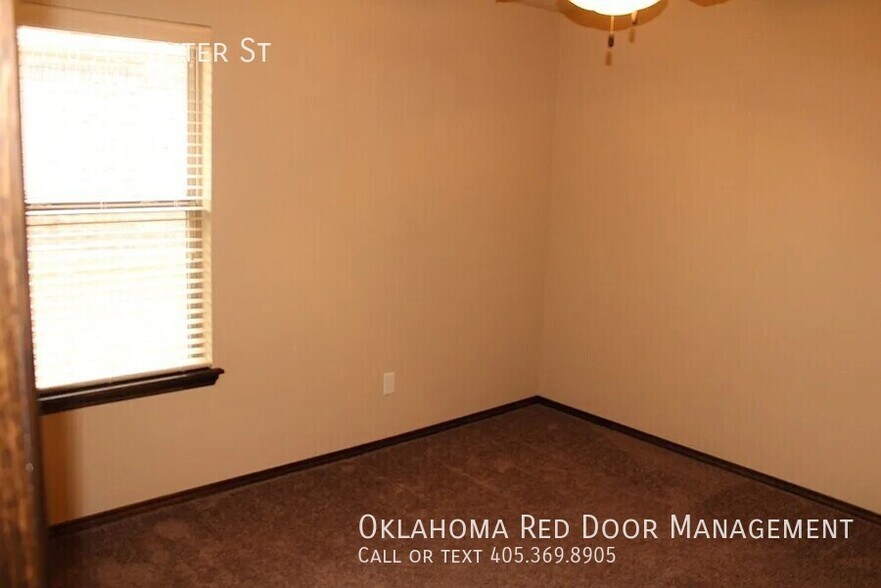 Building Photo - 816 Accipiter St