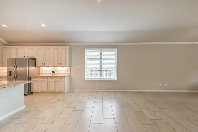 Building Photo - 8810 Vasco da Gama Trace