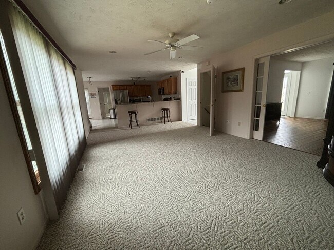 Building Photo - 25027 Rushmore Ct