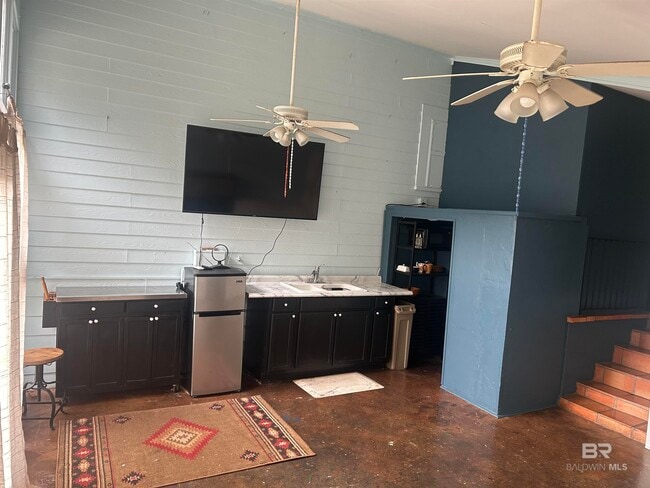 Building Photo - 22985 High Ridge Rd