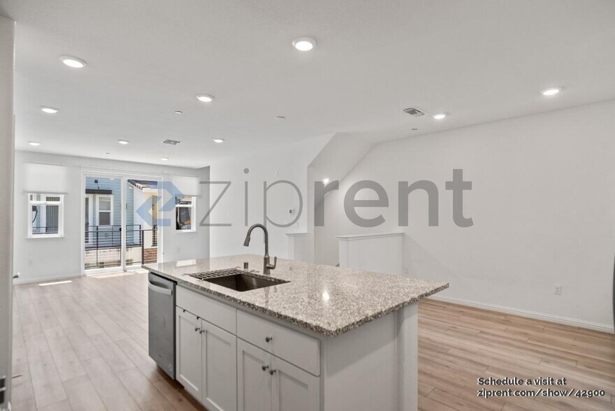 Building Photo - 40711 Penstemon Terrace