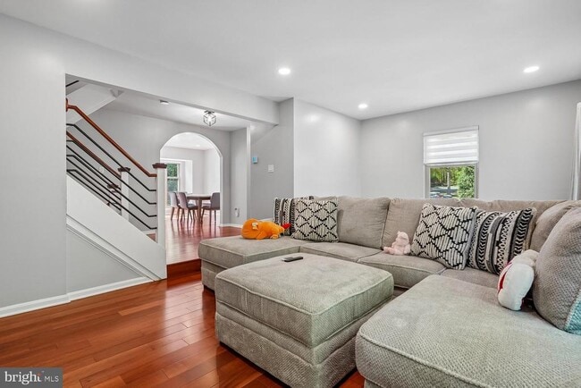 Building Photo - 6608 Westbury Oaks Ct