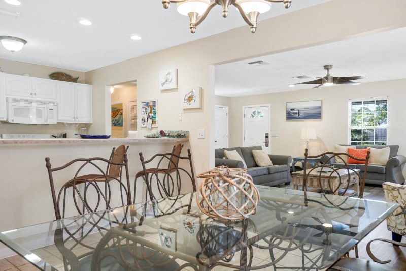 Building Photo - 22609 Sunset Ave