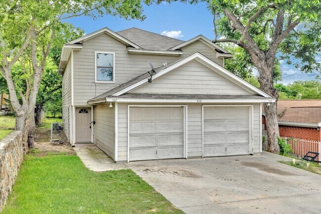 Building Photo - 3112 Lee Ave