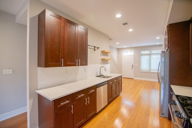 Building Photo - Modern & Efficient Point Breeze Townhome!