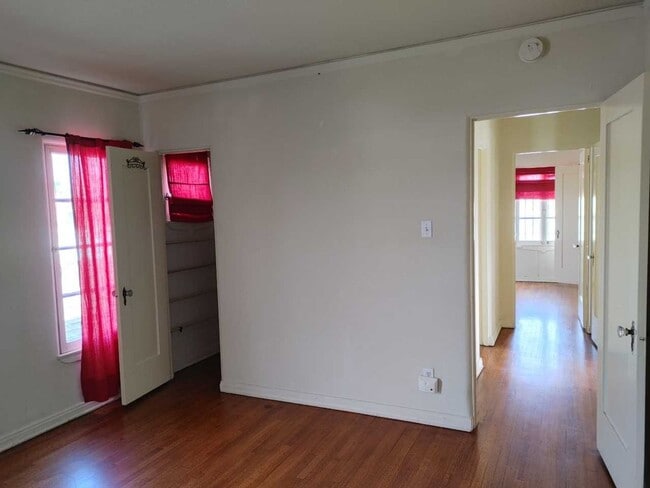 Building Photo - 204CO