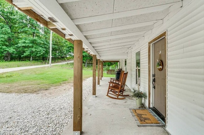 Building Photo - 3101 Bagnell Dam Blvd