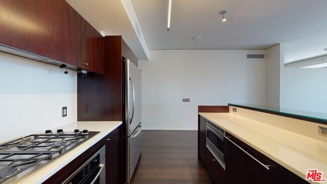 Building Photo - 1155 S Grand Ave