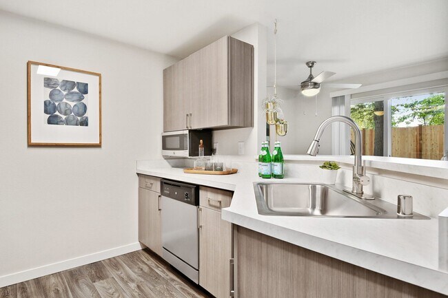 Building Photo - The Lakehouse