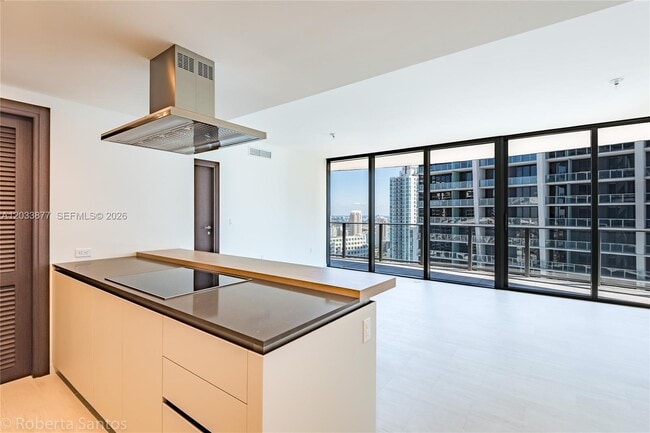 Building Photo - 1000 Brickell Plaza