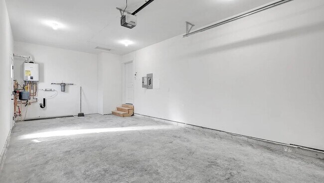 Building Photo - 6880 W Tadpole Cir