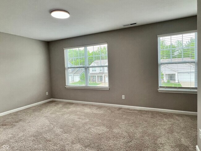 Building Photo - 5656 Grosbeak Dr