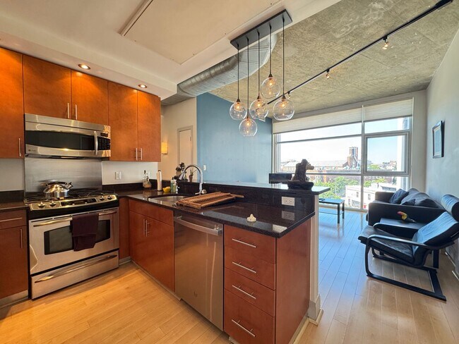 Building Photo - Sun-filled 2 Bed 2 Bath Condo In Vibrant Columbia Heights
