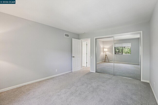 Building Photo - 1541 Moraga Way