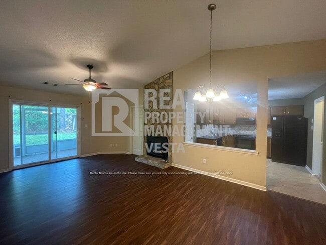Primary Photo - 146 Lake Pointe Dr